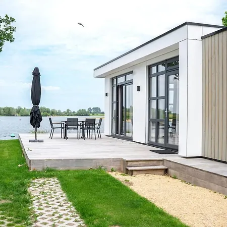 Maritime 2p - On The Water Villa